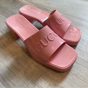 Gucci pink rubber slide sandal